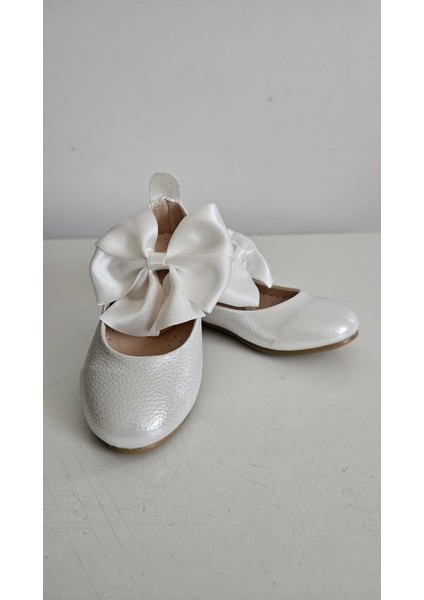 Beyaz Bebe Kız Çocuk Babet