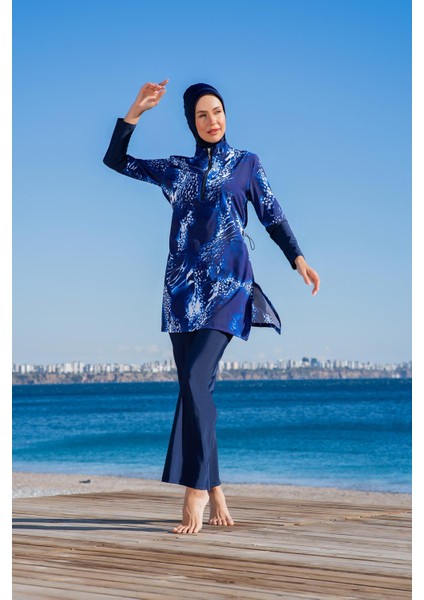 Kadın Desenli Lacivert Tesettür Mayo Takımı – Uzun Kollu, Fermuarlı C9T1N2O52-1