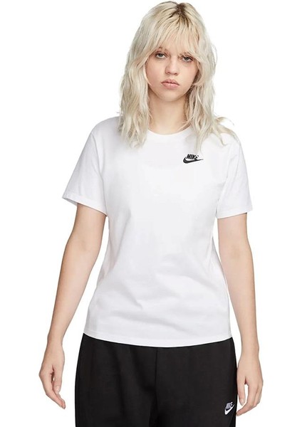 DX7902 100 Nsw Clup Ss Tee Kadın T-Shirt