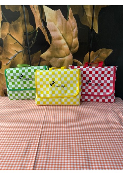 Sarı Su Geçirmez Piknik Matı 160X200, Doğa Keyfi Için Mükemmel ve Şık Seçenektir.