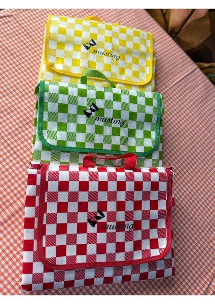 Sarı Su Geçirmez Piknik Matı 160X200, Doğa Keyfi Için Mükemmel ve Şık Seçenektir.