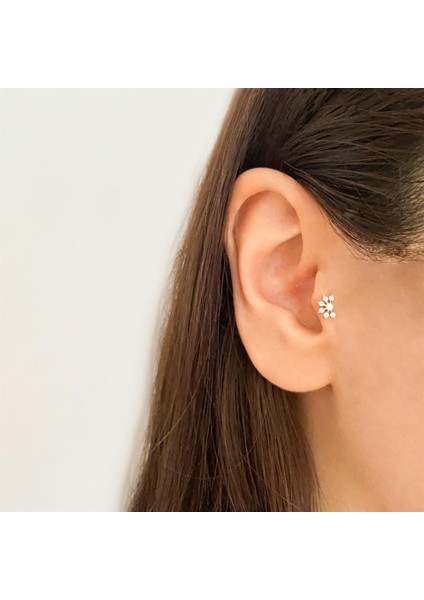 14 Ayar Altın Taşlı Yarım Çiçek Motifli Minimal Tragus Piercing