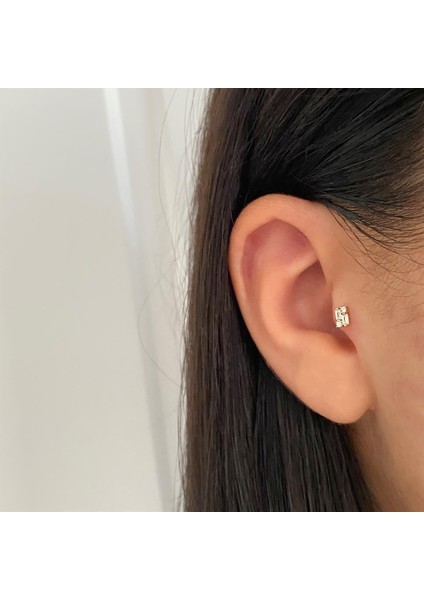 14 Ayar Altın Taşlı Minimal Tragus Piercing