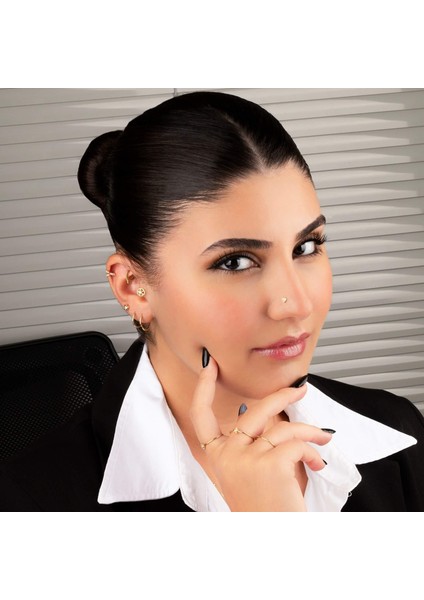 14 Ayar Altın Taşlı Kalp Çiçek Motifli Minimal Tragus Piercing