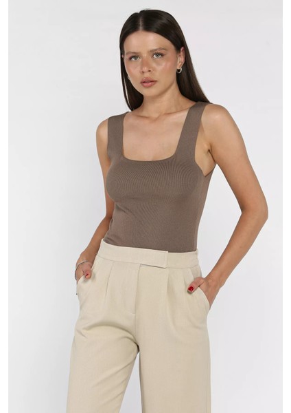 Kare Yaka Askılı Likralı Kadın Triko Bluz P-00017658