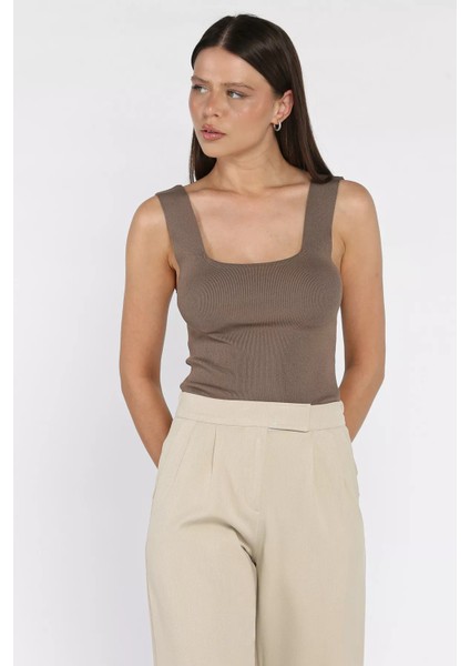 Kare Yaka Askılı Likralı Kadın Triko Bluz P-00017658 fiyatları