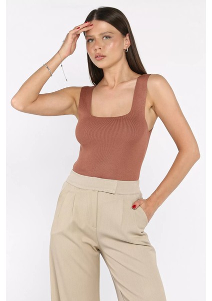 Kare Yaka Askılı Likralı Kadın Triko Bluz P-00017658