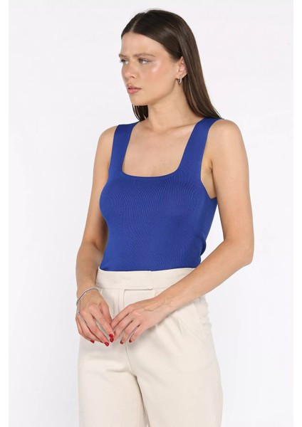 Kare Yaka Askılı Likralı Kadın Triko Bluz P-00017658