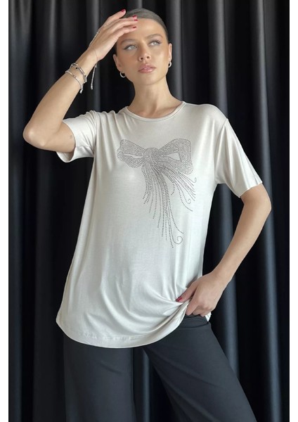 Kadın Bisiklet Yaka Taş Işlemeli Likralı Tişört P-00017647