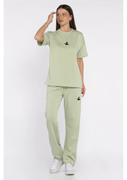 Kadın Nakış Detaylı Bisiklet Yaka Tişört Pantolon Ikili Takım P-00017613 fiyatları