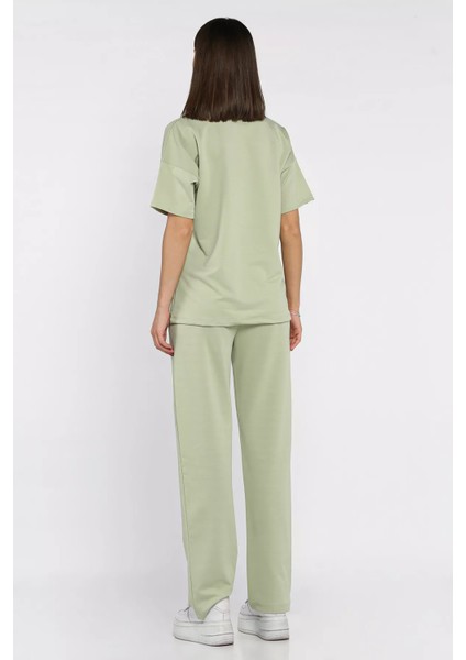 Kadın Nakış Detaylı Bisiklet Yaka Tişört Pantolon Ikili Takım P-00017613 modelleri