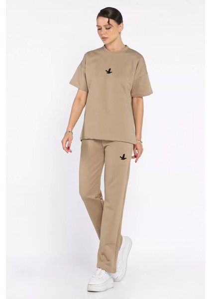 Kadın Nakış Detaylı Bisiklet Yaka Tişört Pantolon Ikili Takım P-00017613