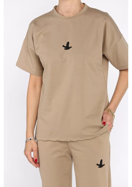 Kadın Nakış Detaylı Bisiklet Yaka Tişört Pantolon Ikili Takım P-00017613 fırsatları