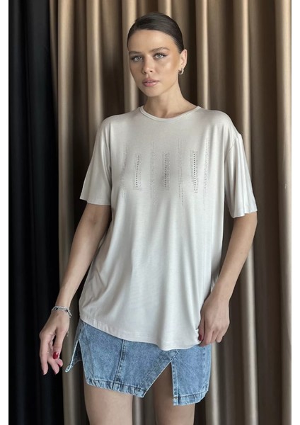 Kadın Şerit Taş Işlemeli Bisiklet Yaka Likralı Tişört P-00017648