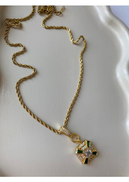 Kare Yeşil Taşlı Burgulu Çelik Gold Kolye fiyatları