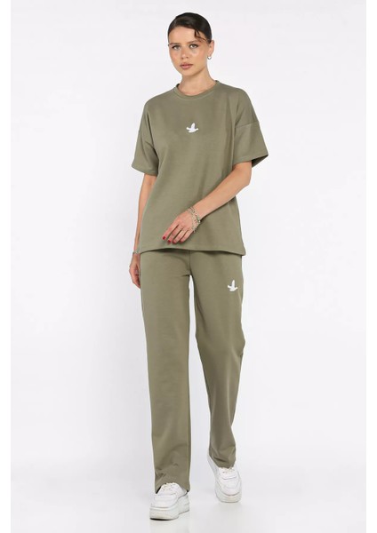 Kadın Nakış Detaylı Bisiklet Yaka Tişört Pantolon Ikili Takım P-00017613 fiyatları