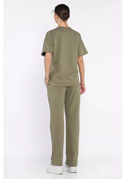 Kadın Nakış Detaylı Bisiklet Yaka Tişört Pantolon Ikili Takım P-00017613 modelleri