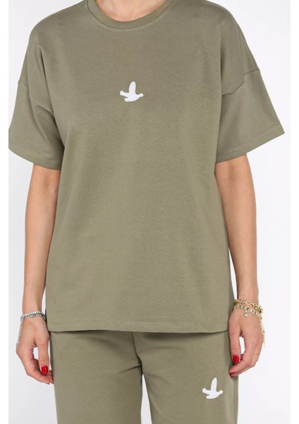 Kadın Nakış Detaylı Bisiklet Yaka Tişört Pantolon Ikili Takım P-00017613 fırsatları