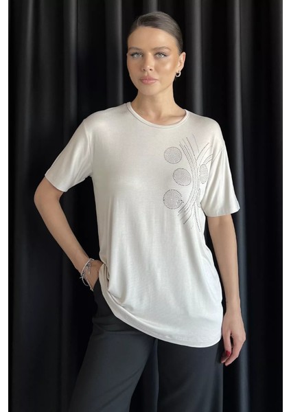 Kadın Taş Işlemeli Bisiklet Yaka Likralı Tişört P-00017649