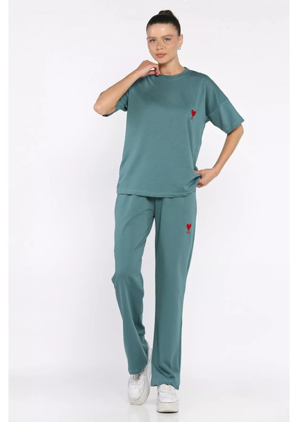Kadın Kalp Nakışlı Bisiklet Yaka Tişört Pantolon Ikili Takım P-00017619 fiyatları