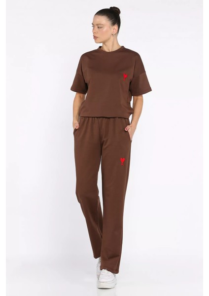 Kadın Kalp Nakışlı Bisiklet Yaka Tişört Pantolon Ikili Takım P-00017619