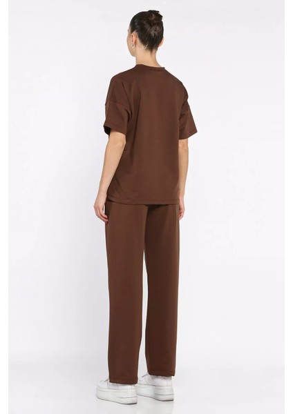 Kadın Kalp Nakışlı Bisiklet Yaka Tişört Pantolon Ikili Takım P-00017619 modelleri