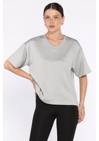 Kadın V Yaka Basic Tişört P-00017566