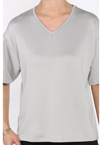 Kadın V Yaka Basic Tişört P-00017566 fırsatları