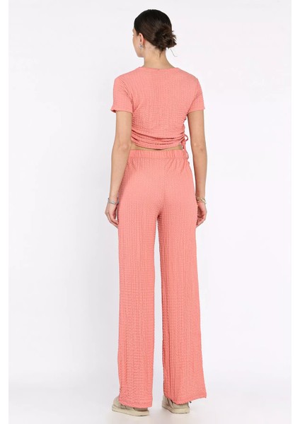 Kadın Kendinden Desenli Yan Büzgülü Bluz Pantolon Ikili Takım P-00017568 modelleri