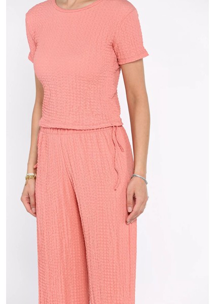 Kadın Kendinden Desenli Yan Büzgülü Bluz Pantolon Ikili Takım P-00017568 fırsatları