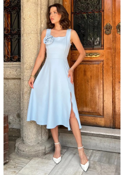 Kare Yaka Güllü Yan Yırtmaçlı Sıfır Kol Kiloş Elbise P-00017485