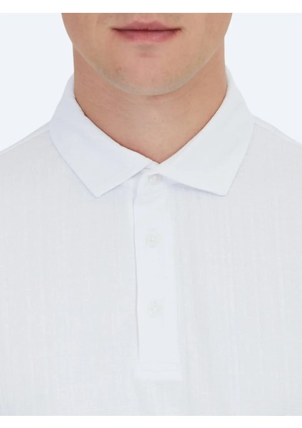 Beyaz Jakarlı Polo Yaka T-Shirt indirimleri