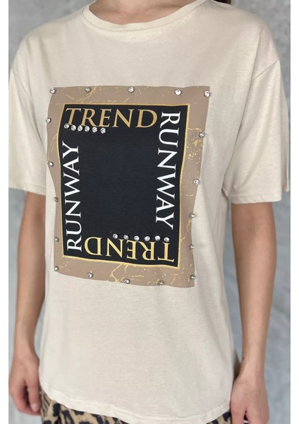 Kadın Bisiklet Yaka Baskılı Taşlı Tişört P-00017449 fırsatları