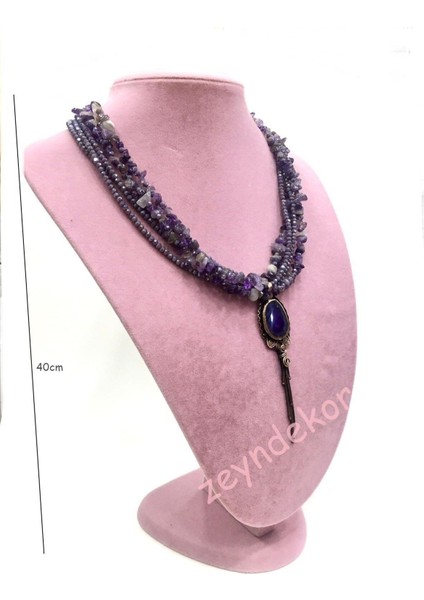 Pembe Damla Manken Büyük, Şık ve Zarif Detaylar ile Dikkat Çeker.