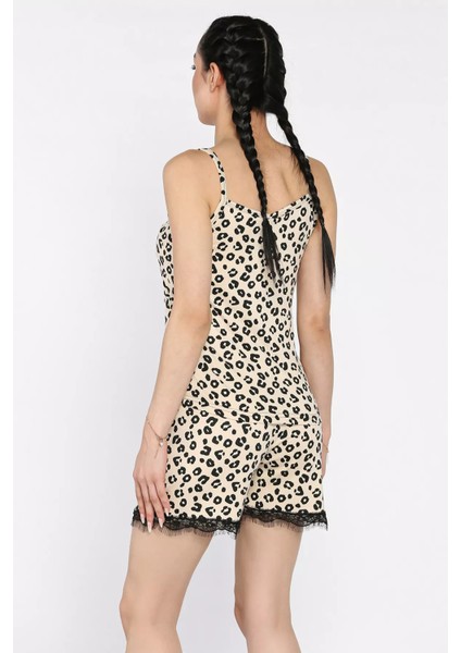 Kadın Püskül Detaylı Leopar Desenli Ip Askılı Şortlu Pijama Takımı P-00017367