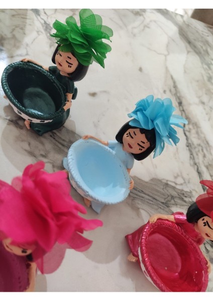 Pembe Lokumcu Kız Biblo, Kahve Sunumluk, Dekoratif ve Şık Tasarım, 1 Adet