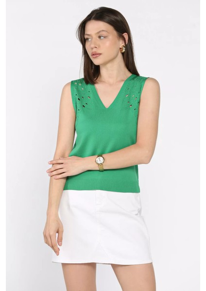 Kadın V Yaka Sıfır Kol Triko Bluz P-00017017