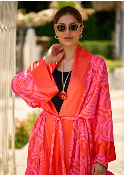 Dinamik Pembe Kimono
