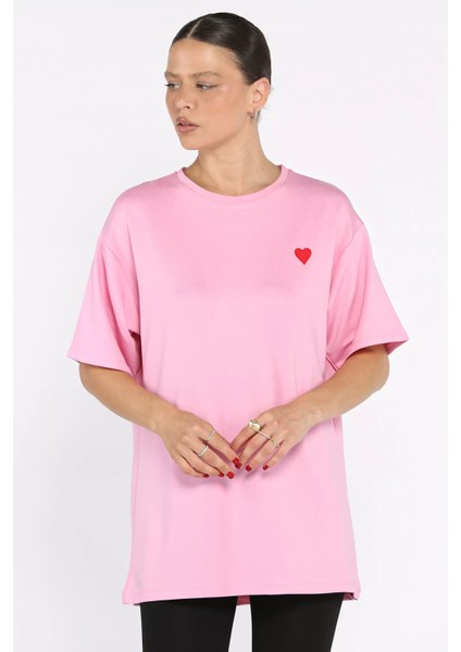 Kadın Bisiklet Yaka Kalp Nakışlı Salaş Tişört P-00016799 fiyatları