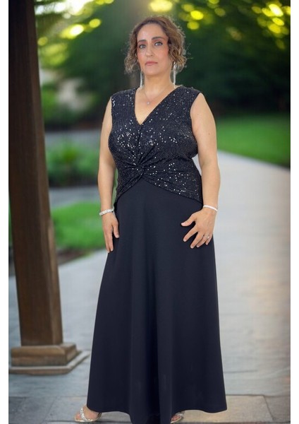 Kruvaze Kesim Pul Payet Detaylı Kloş Kesim Duble Krep Etek Büyük Beden Abiye Elbise