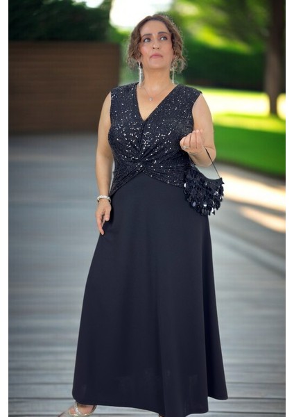 Kruvaze Kesim Pul Payet Detaylı Kloş Kesim Duble Krep Etek Büyük Beden Abiye Elbise modelleri