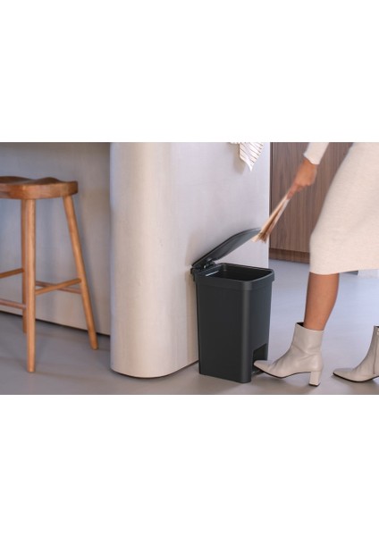 Brabantıa Stepup Dark Grey Plastik Pedallı Çöp Kutusu 16LT