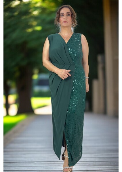 Kruvaze Kesim Payet Detaylı Sandy Kumaş Drapeli Büyük Beden Japone Kol(Kolsuz) Abiye Elbise fırsatları