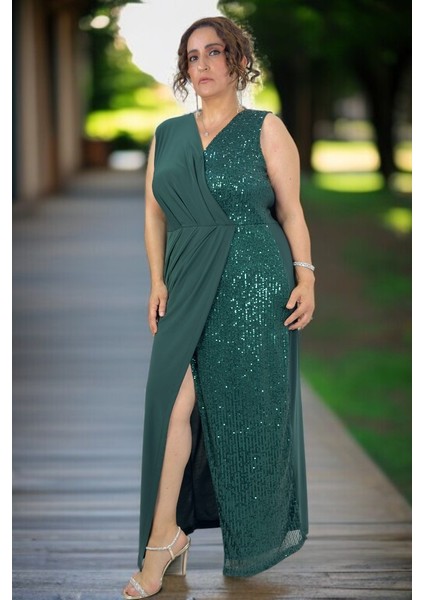 Kruvaze Kesim Payet Detaylı Sandy Kumaş Drapeli Büyük Beden Japone Kol(Kolsuz) Abiye Elbise indirimleri