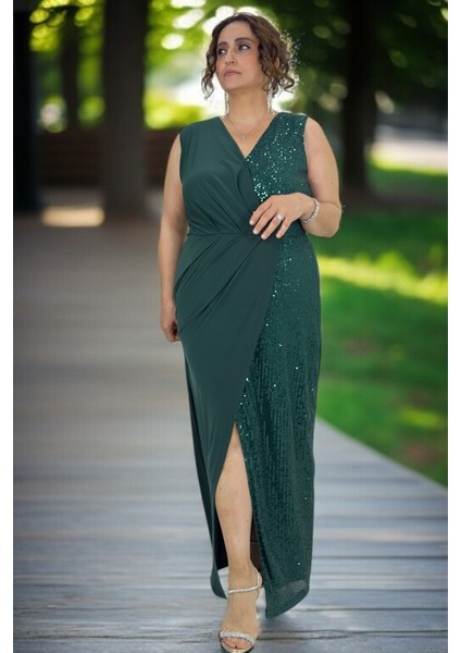 Kruvaze Kesim Payet Detaylı Sandy Kumaş Drapeli Büyük Beden Japone Kol(Kolsuz) Abiye Elbise