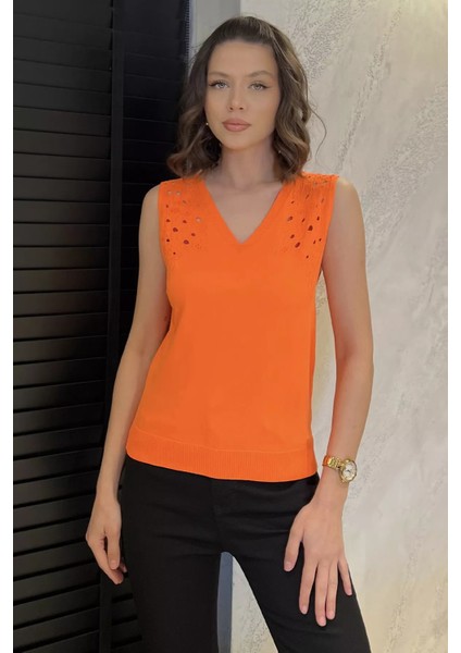 Kadın V Yaka Sıfır Kol Triko Bluz P-00017017