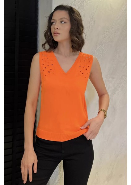 Kadın V Yaka Sıfır Kol Triko Bluz P-00017017 fiyatları