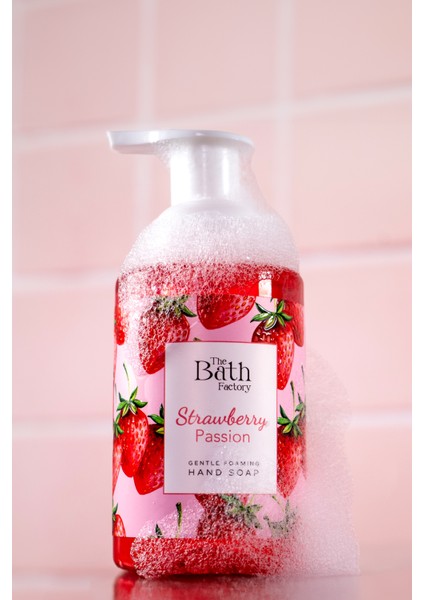 Çilekli Vücut Peelingi + Çilekli Duş Jeli + Çilekli Köpük Sabun fırsatları