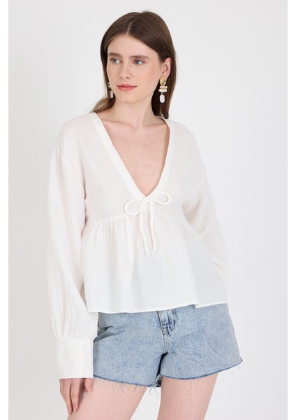 Beyaz %100 Pamuk V Yaka Ön Bağlama Detaylı Bluz 4784A fiyatları