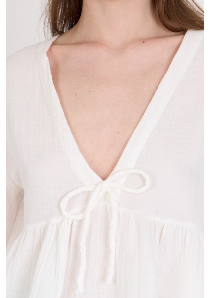 Beyaz %100 Pamuk V Yaka Ön Bağlama Detaylı Bluz 4784A fırsatları